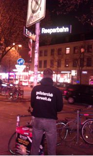auf der Reeperbahn Nachts um halb eins...