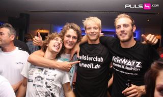 Hofgarten in Insbruck! Ein Shirt geht um die Welt... — mit Stephan Kern, Carsten Vau und Bene Doranth.